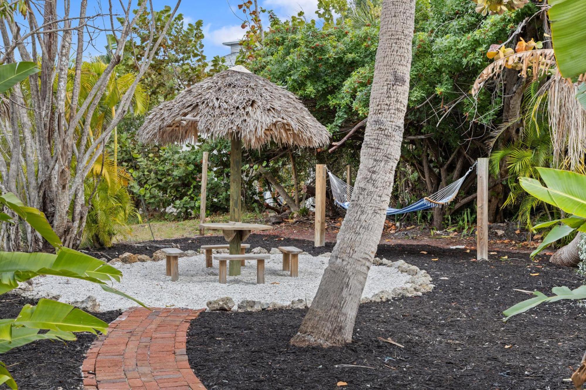 Captain Ed'S - Charming Studio At Palmview Of Sanibel With Bikes ภายนอก รูปภาพ